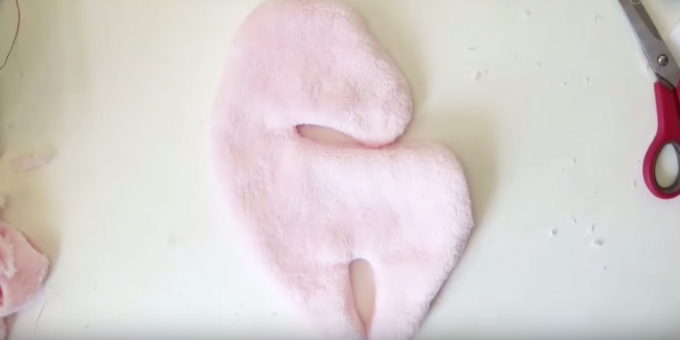 How to make a stuffed toy: sew a piece and turn it out