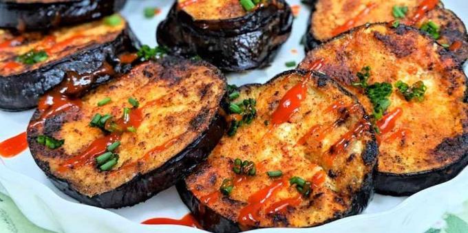 Fried eggplant with spicy sauce