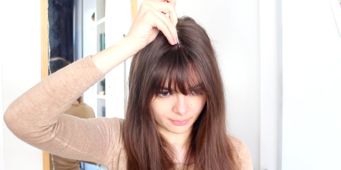 Hairstyles with bangs: make an even part 