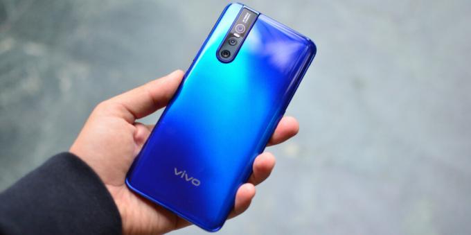 Smartphone Vivo V15 Pro: gradient back cover design