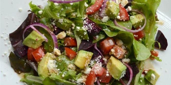 Vegetable salad with beetroot, avocado and spinach