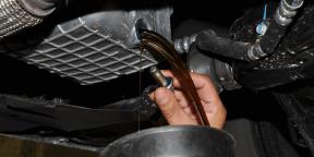 How to change the engine oil