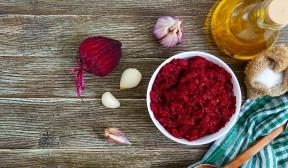 Beetroot caviar with garlic for the winter
