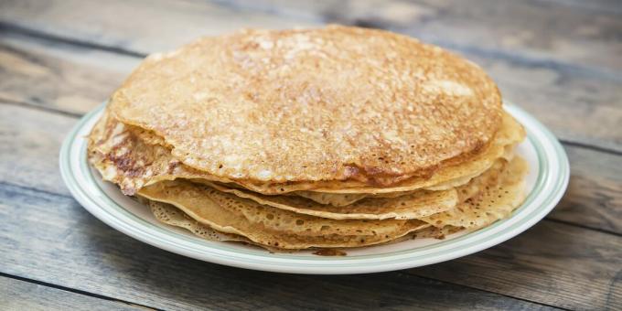 Custard pancakes on ryazhenka: a simple recipe