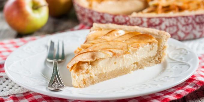 Pie with cottage cheese and apples on shortcrust pastry