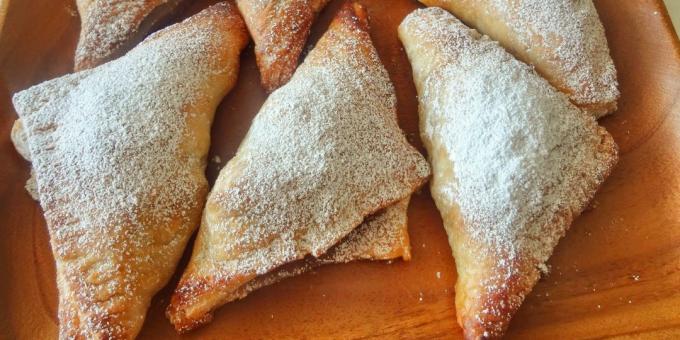 Pies with apples from unleavened dough with orange and brandy