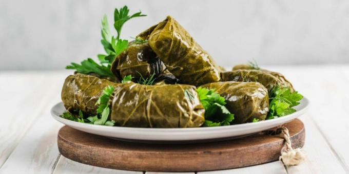 Dolma with minced chicken