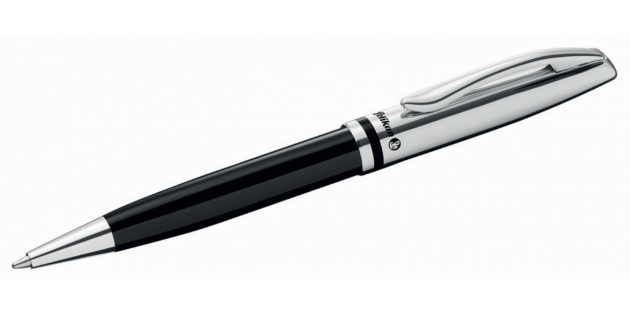 What to give to a friend on New Year's Eve: pen