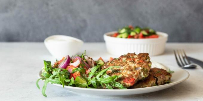 Chopped chicken cutlets with broccoli