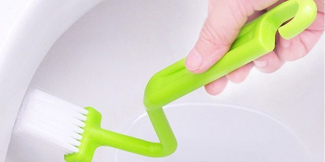 L-shaped brush for toilet