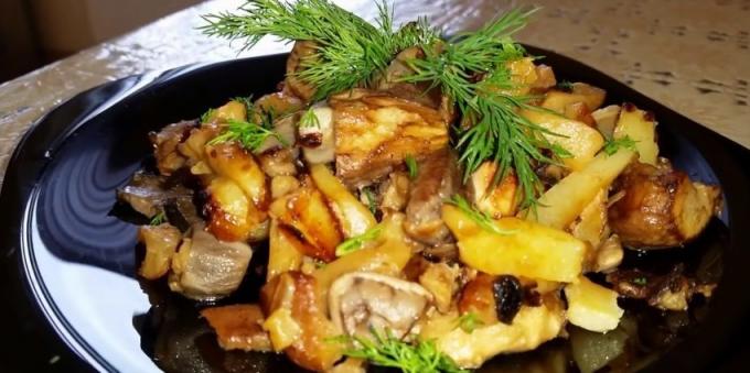 Fried potatoes with mushrooms