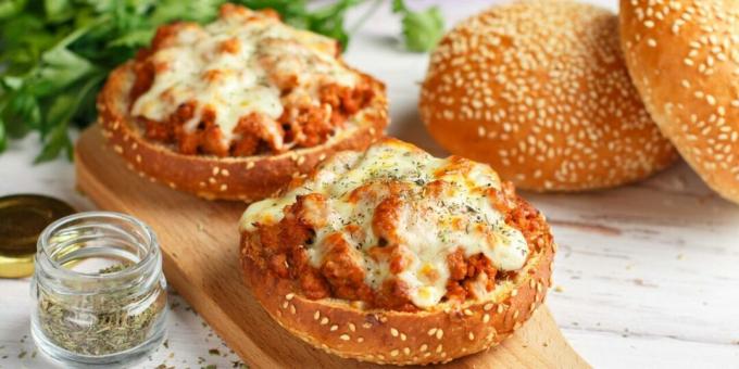 Baked buns with minced meat and cheese