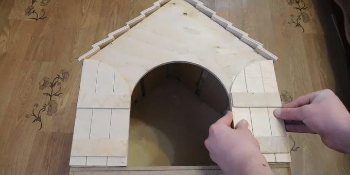 Small house for a cat with his own hands: glue door