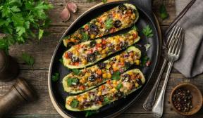 Zucchini stuffed with vegetables and cottage cheese