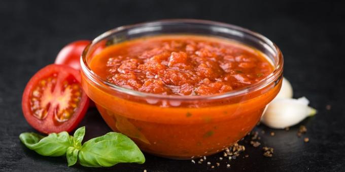 Tomato sauce with oregano