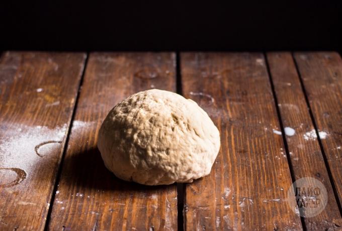Knead yeast dough