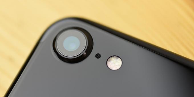 How to check the iPhone: There should be no condensation, warps and scratches