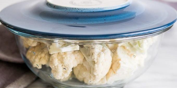 How and how much to cook the cauliflower in the microwave
