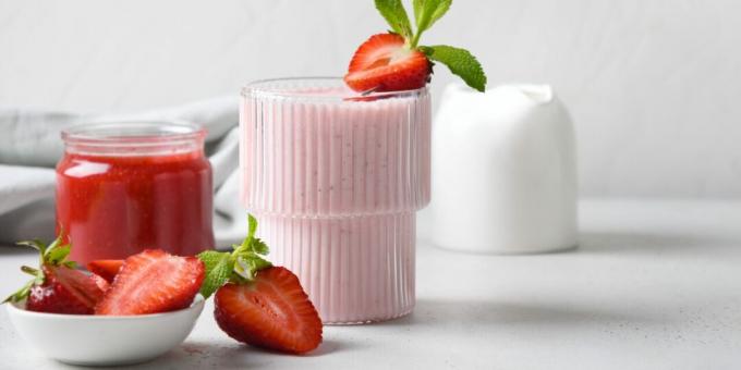 Strawberry cocktail with kefir