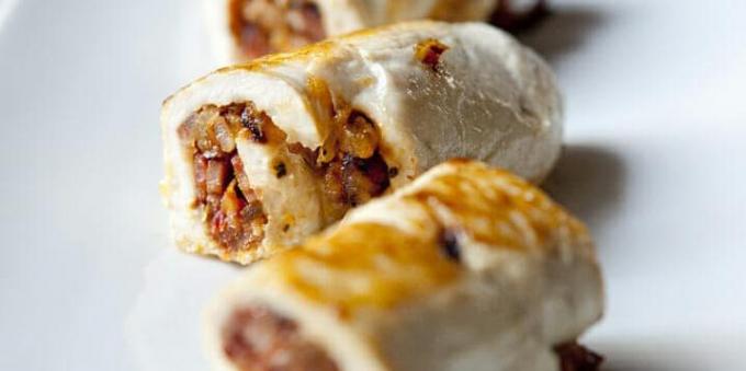 Chicken roll with bacon and tomatoes
