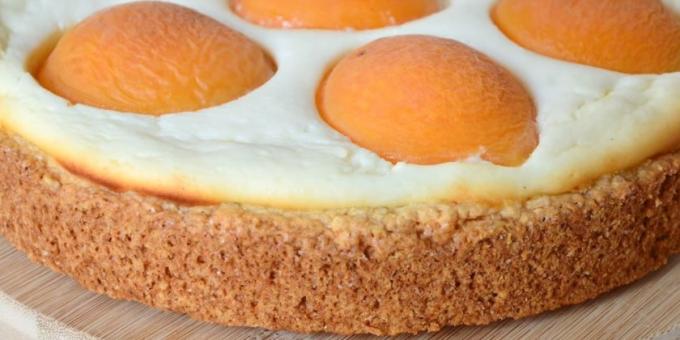 Cake with apricots: cake with apricots and cheese