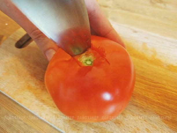 Cut out the bases of the fruit