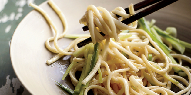 noodle dishes: cold noodles with peanuts and sesame seeds