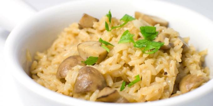 Rice with mushrooms - tasty and inexpensive