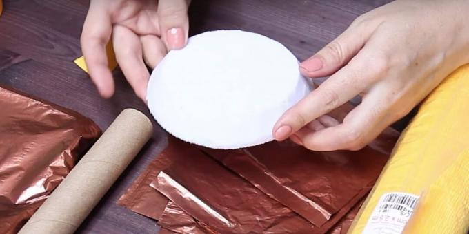 How to make a bouquet of candies with your own hands: make a blank for a flower