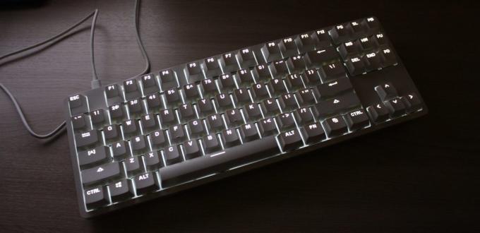 Xiaomi Mi Keyboard: backlit keys and symbols