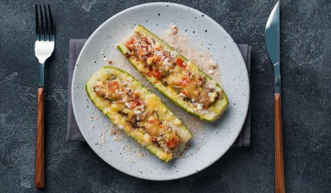 Zucchini boats with spicy chicken and cheese