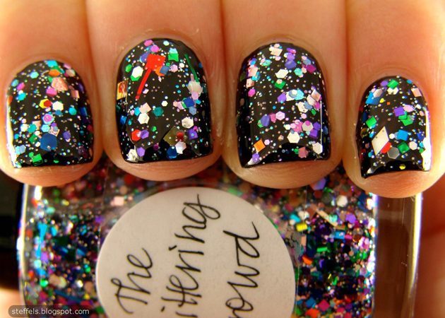 Manicure with glitter