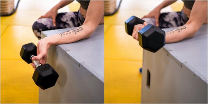 how to strengthen the wrist: dumbbell bent fingers