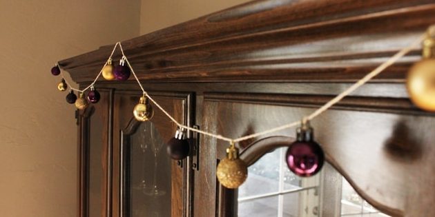 Christmas garland from fir-tree balls