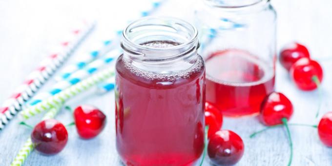 Compote of cherries with gooseberry