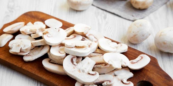 How to fry champignons: sliced ​​champignons