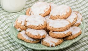 Glazed oatmeal cookies