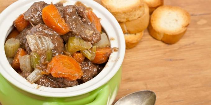 Recipes: Beef with vegetables in a pot