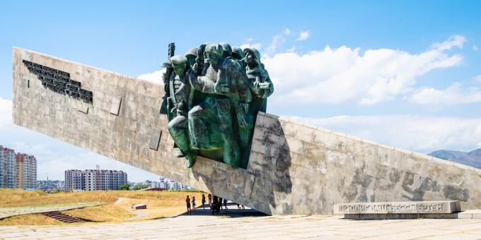 What to see in Novorossiysk: the Malaya Zemlya memorial ensemble