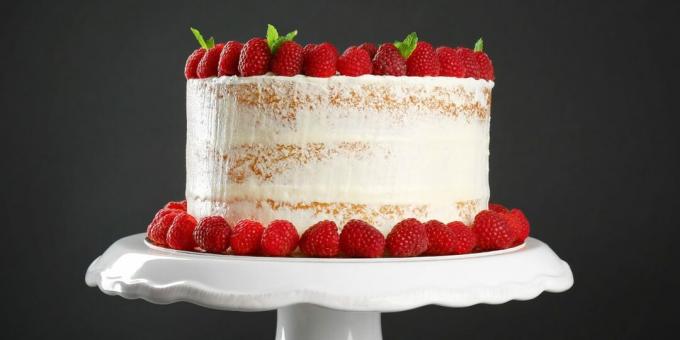 Cake with raspberries and white chocolate