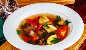 Pork soup with grilled vegetables