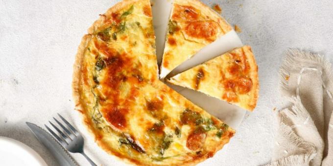 Quiche with suluguni, sausages and spinach