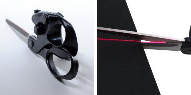 Scissors with laser