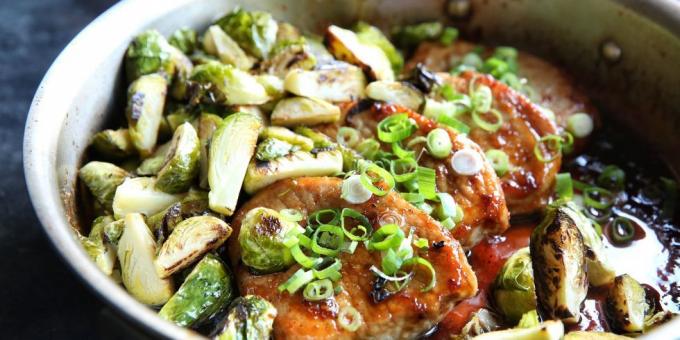 Recipes with pork: pork in ginger glaze with Brussels sprouts