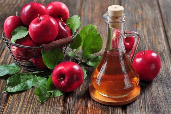 Insect bites: apple cider vinegar