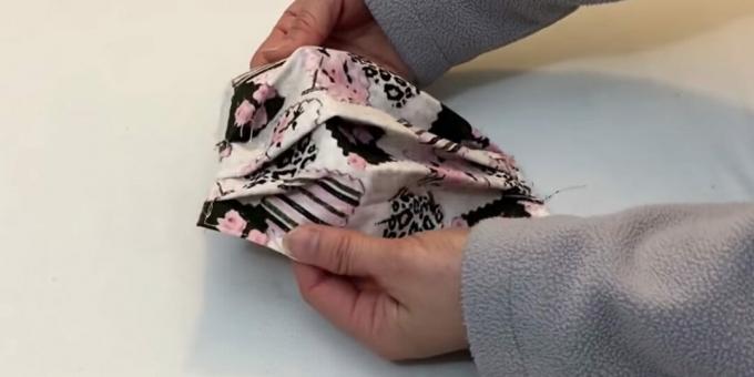 How to sew a medical mask with your own hands: sew the edges of the part