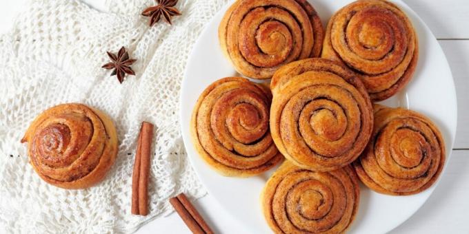 Cottage cheese buns with cinnamon