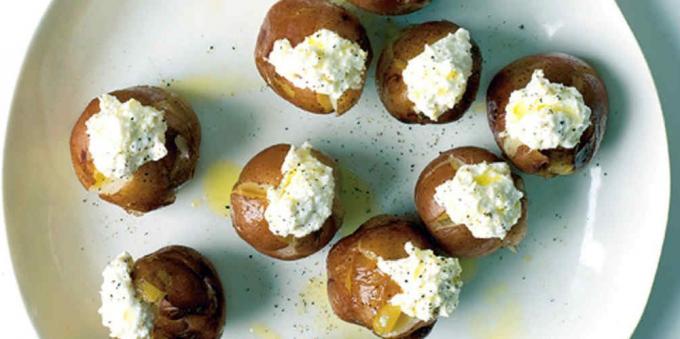 Recipes with new potatoes: Baked new potatoes stuffed with ricotta