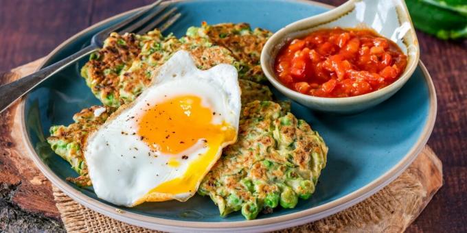 Zucchini fritters with green peas