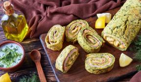 Zucchini roll with ham and cheese